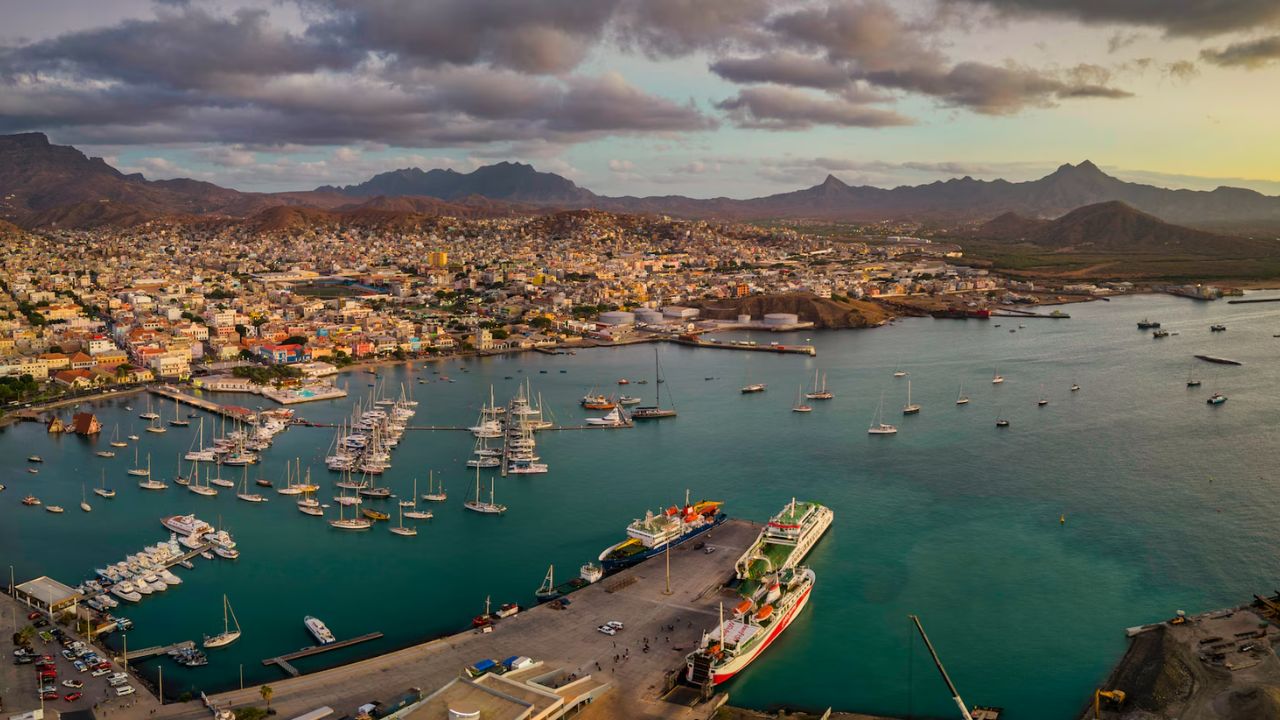 The Role of Cape Verde in Early Atlantic Navigation